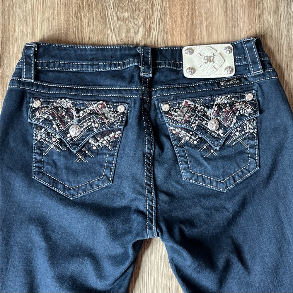 $108 Buckle Miss Me Jeans "Dark Rhinestones Flaps" Mid-Rise Easy Skinny 29 X 31